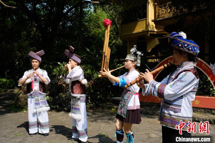 四名民族乐手正在演奏。　刘俊聪 摄