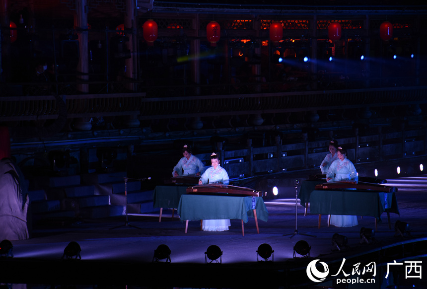 民族音乐会表演节目。人民网 王功孝摄