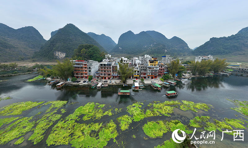 毗邻鹅泉的村庄。人民网 付华周摄