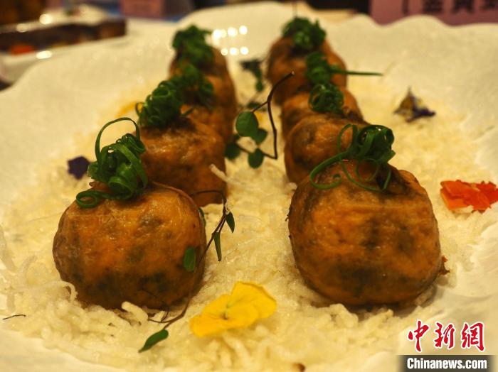 图为螺蛳豆腐酿。 李娇阳 摄 图为螺蛳豆腐酿。 李娇阳 摄