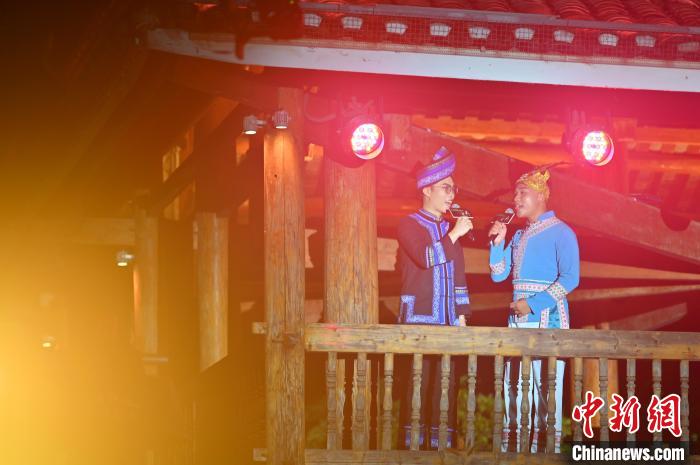 图为歌曲《山歌对唱》。 俞靖 摄
