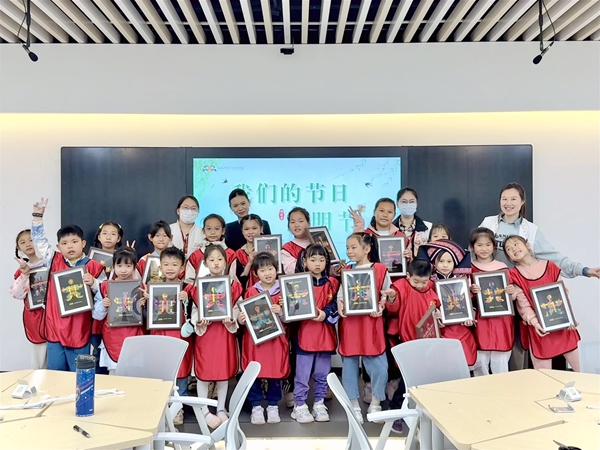 合影。广西博物馆供图